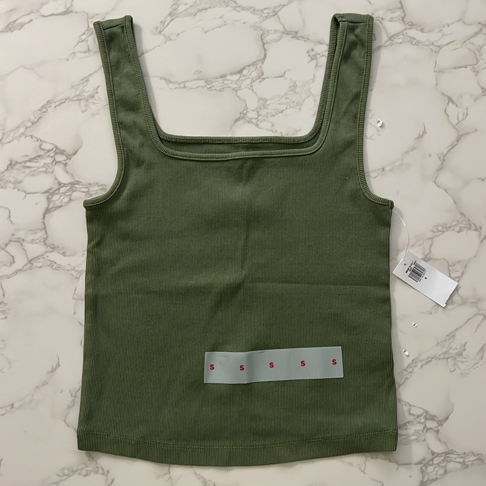 🆕 Crop Tank Bundle - Picture 2 of 3